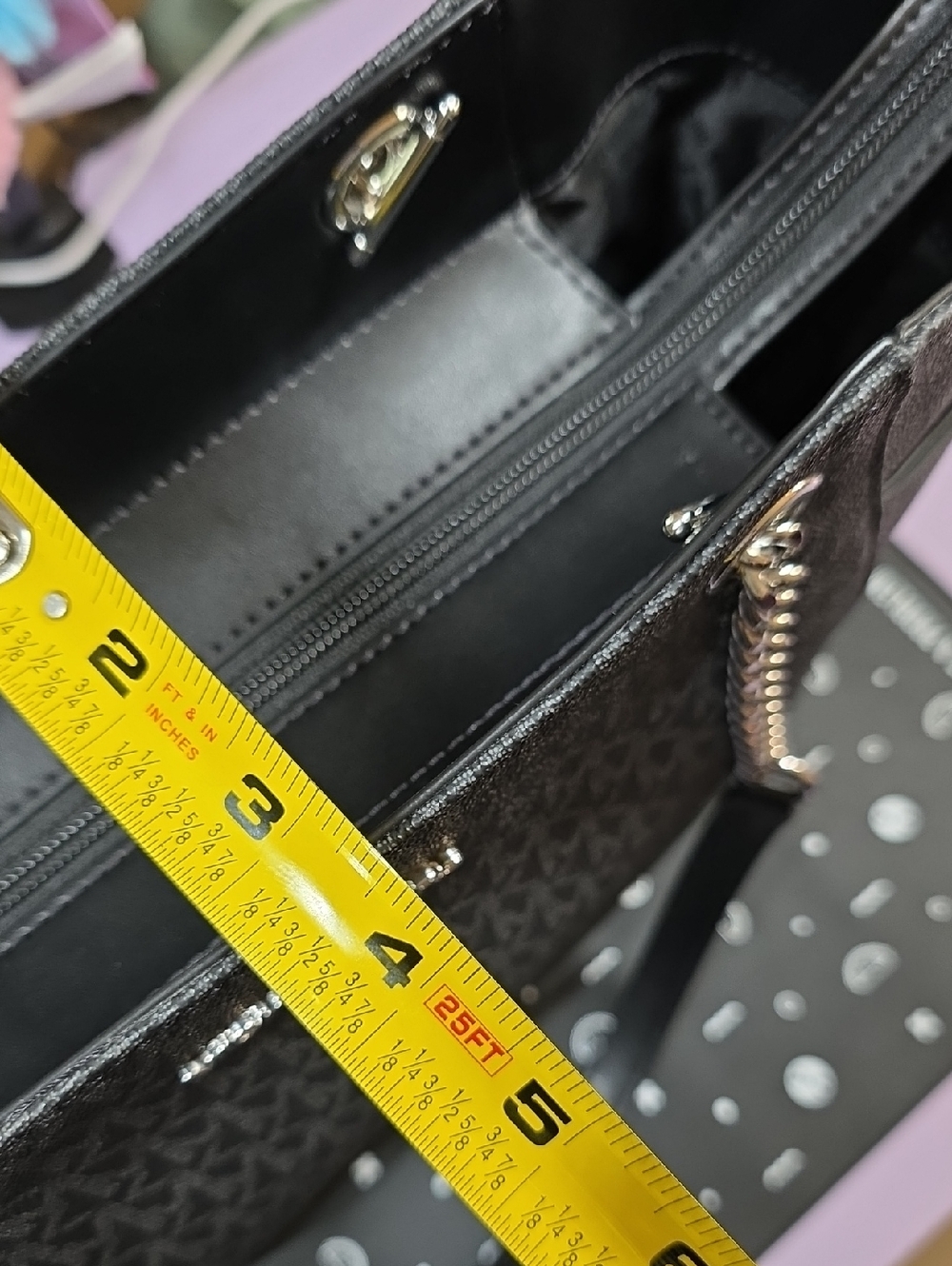 MK Shoulder Bag - Picture 4 of 12